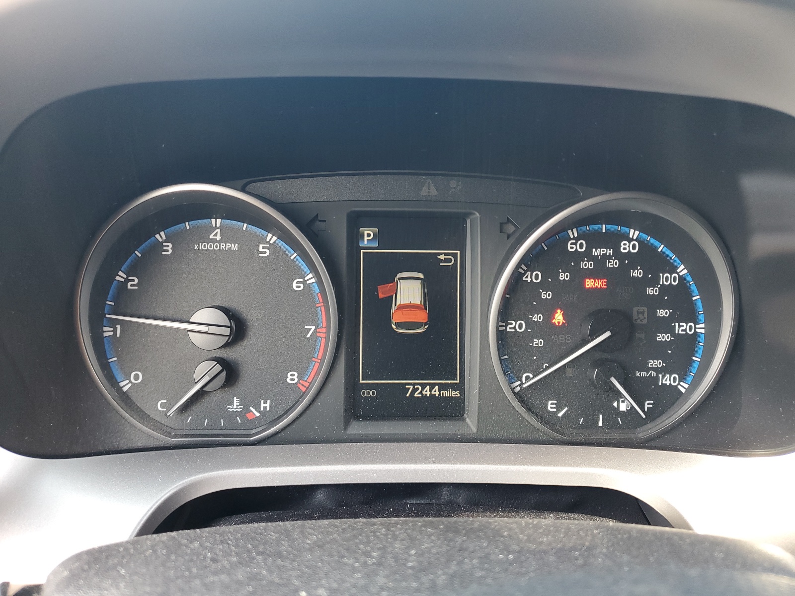 JTMBFREV8JD247034 2018 Toyota Rav4 Le