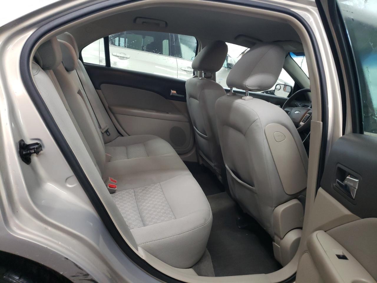 2010 Ford Fusion Se VIN: 3FAHP0HA7AR392512 Lot: 63436414