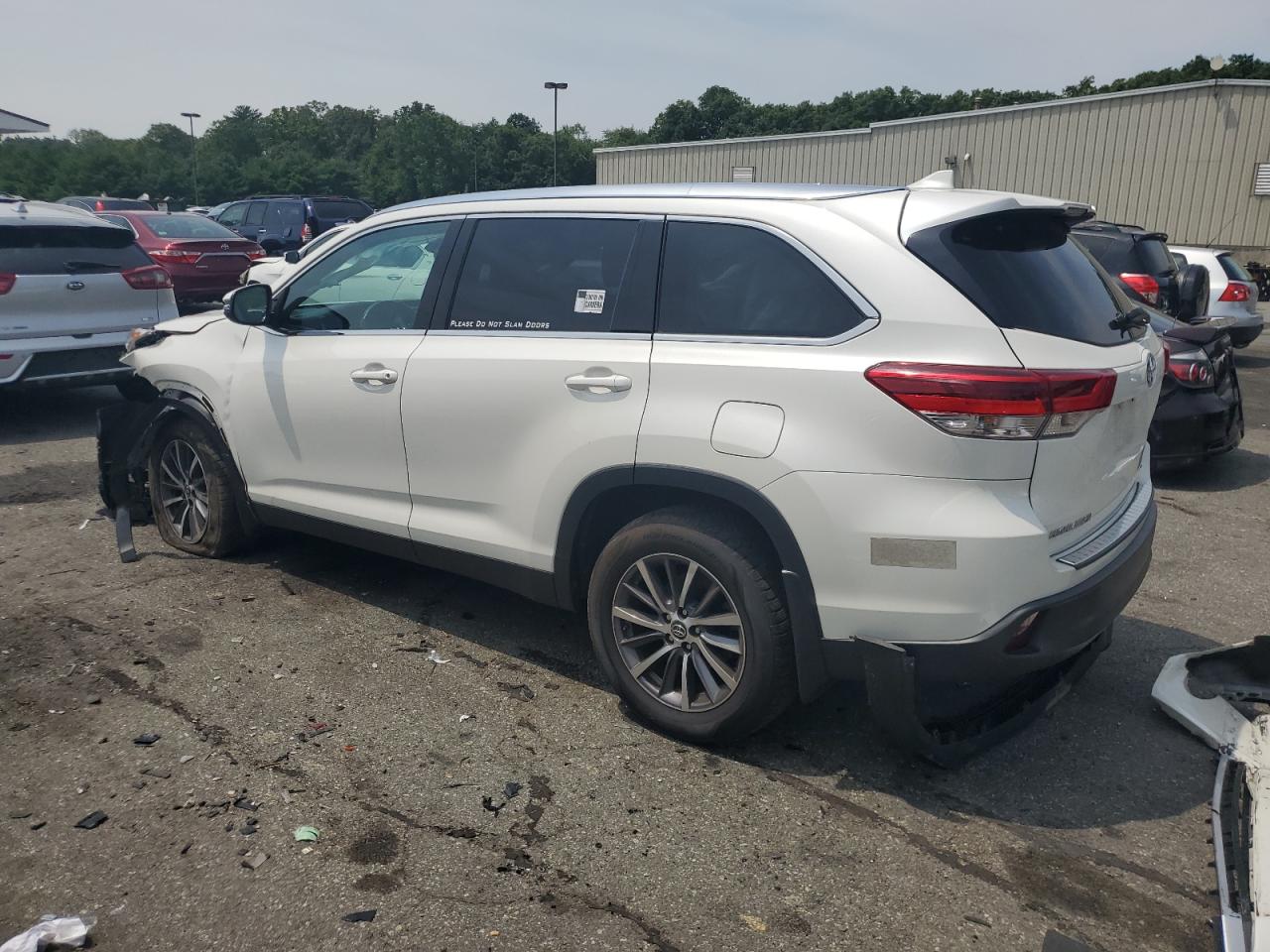 2019 Toyota Highlander Se VIN: 5TDJZRFH3KS570750 Lot: 62072814