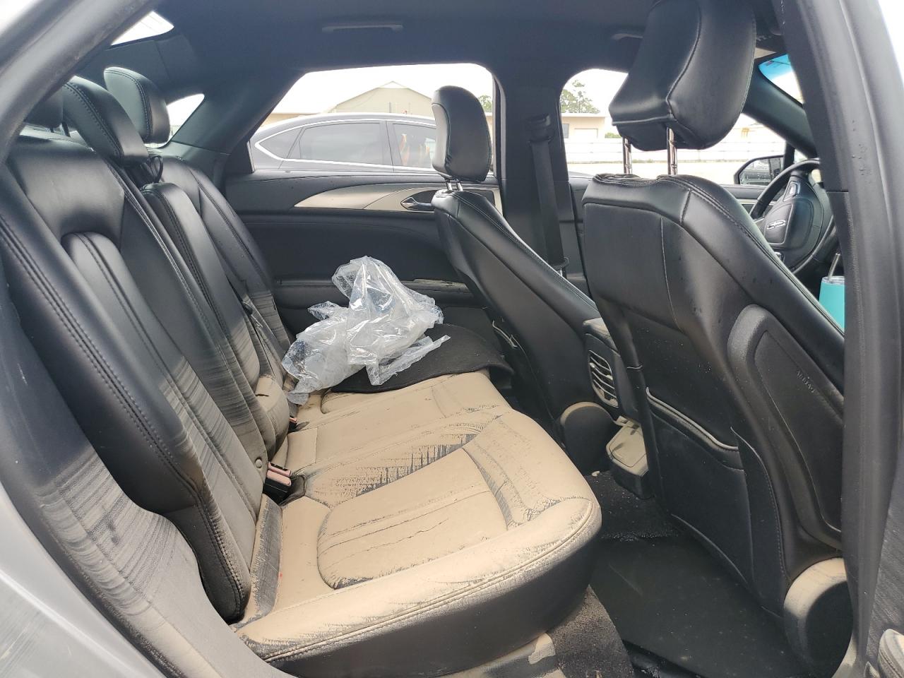 2020 Lincoln MKZ - Image 10