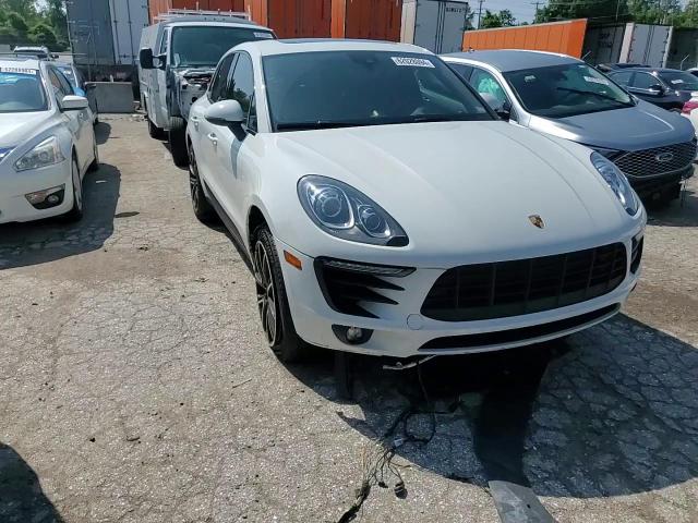 2017 Porsche Macan VIN: WP1AA2A5XHLB81561 Lot: 62028094