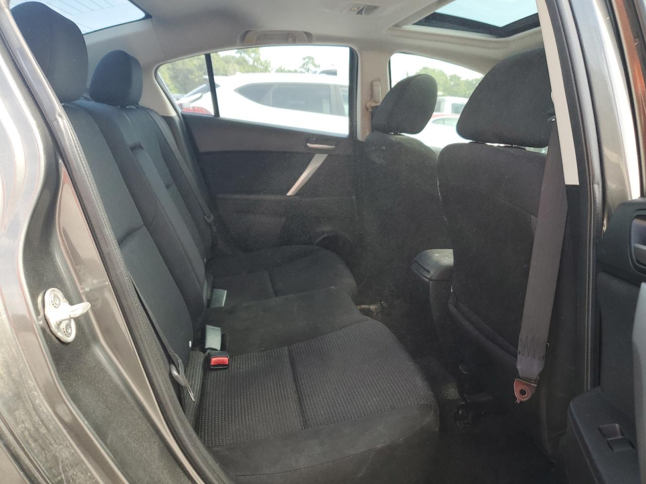 2010 Mazda 3 S VIN: JM1BL1S54A1303485 Lot: 61857834