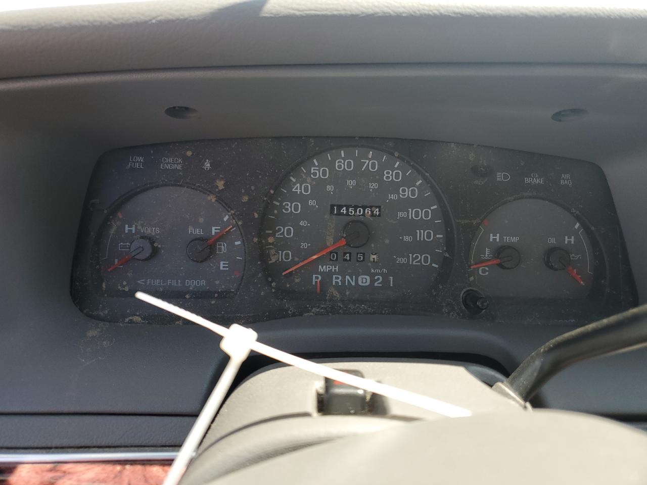 2000 Mercury Grand Marquis Gs VIN: 2MEFM74W1YX711174 Lot: 63032104