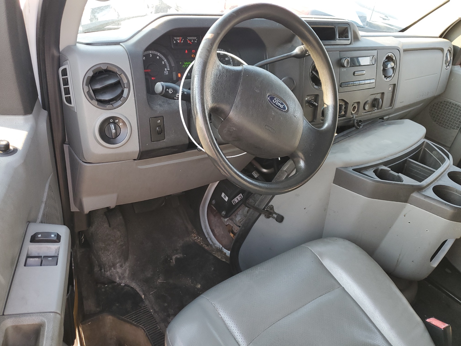 1FTSS3EL8DDB35653 2013 Ford Econoline E350 Super Duty Van