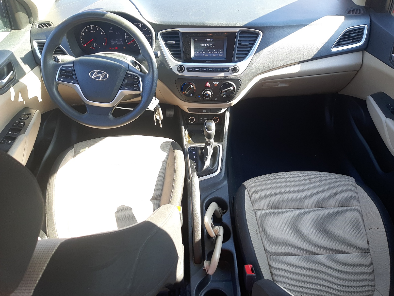 3KPC24A69NE168235 2022 Hyundai Accent Se