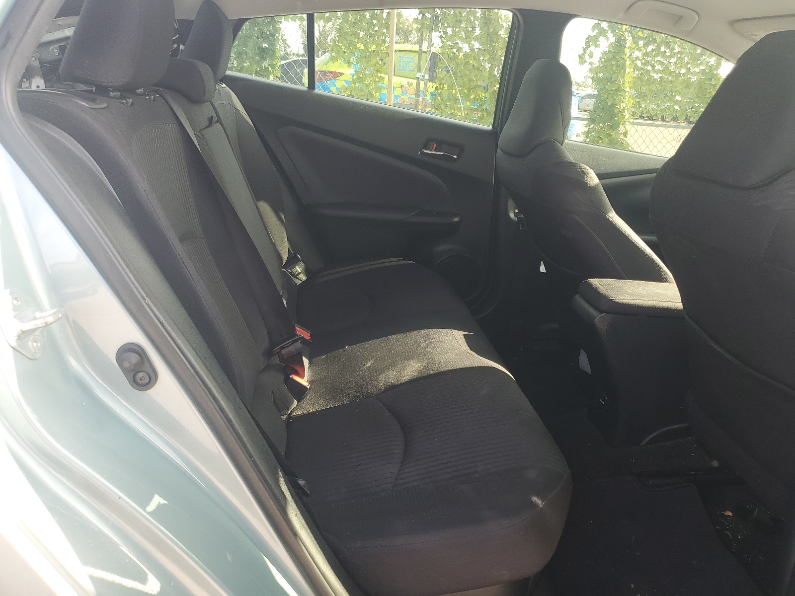 JTDKARFU1J3061670 2018 Toyota Prius