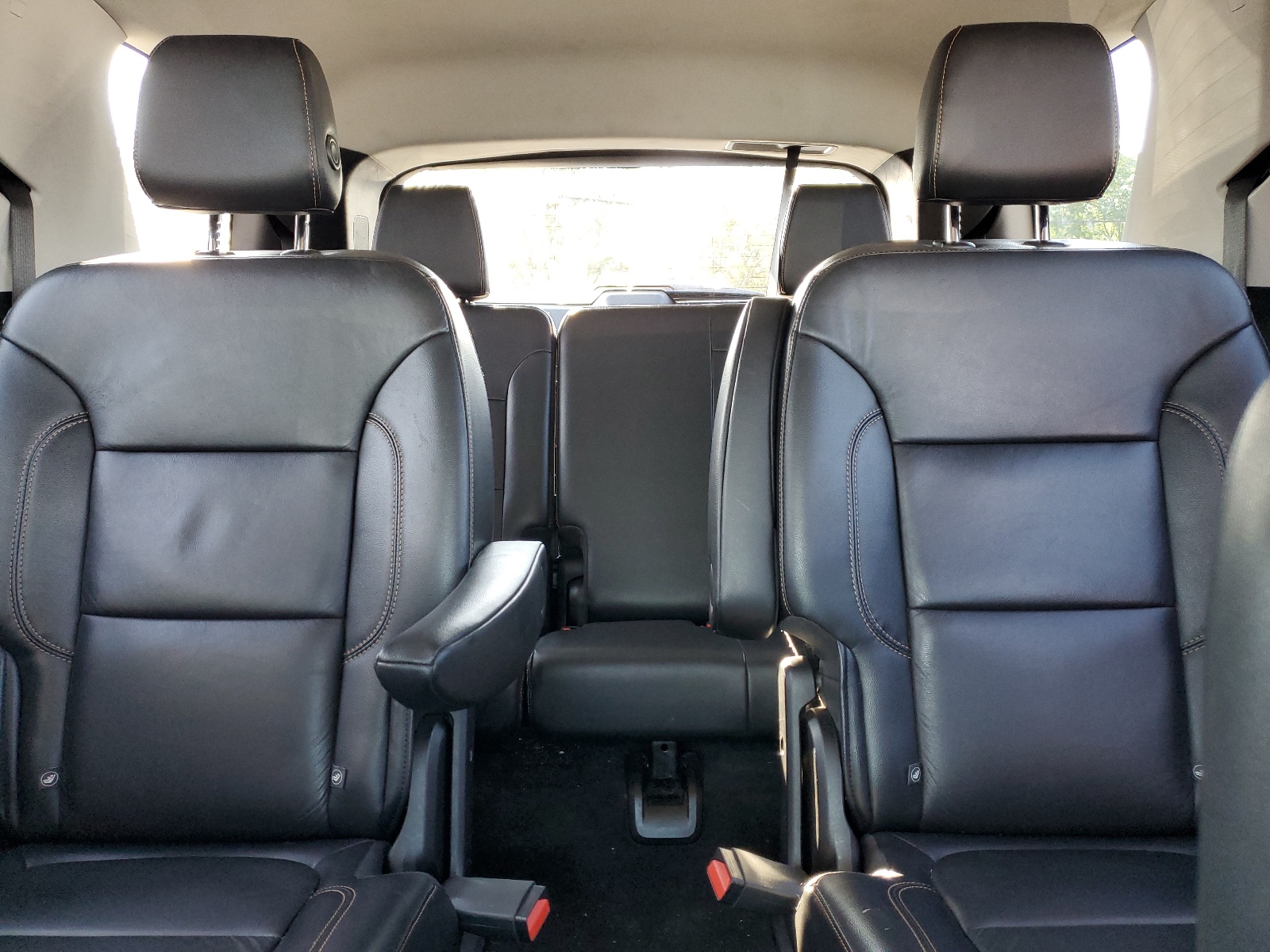 1GNERHKW0JJ217594 2018 Chevrolet Traverse Lt