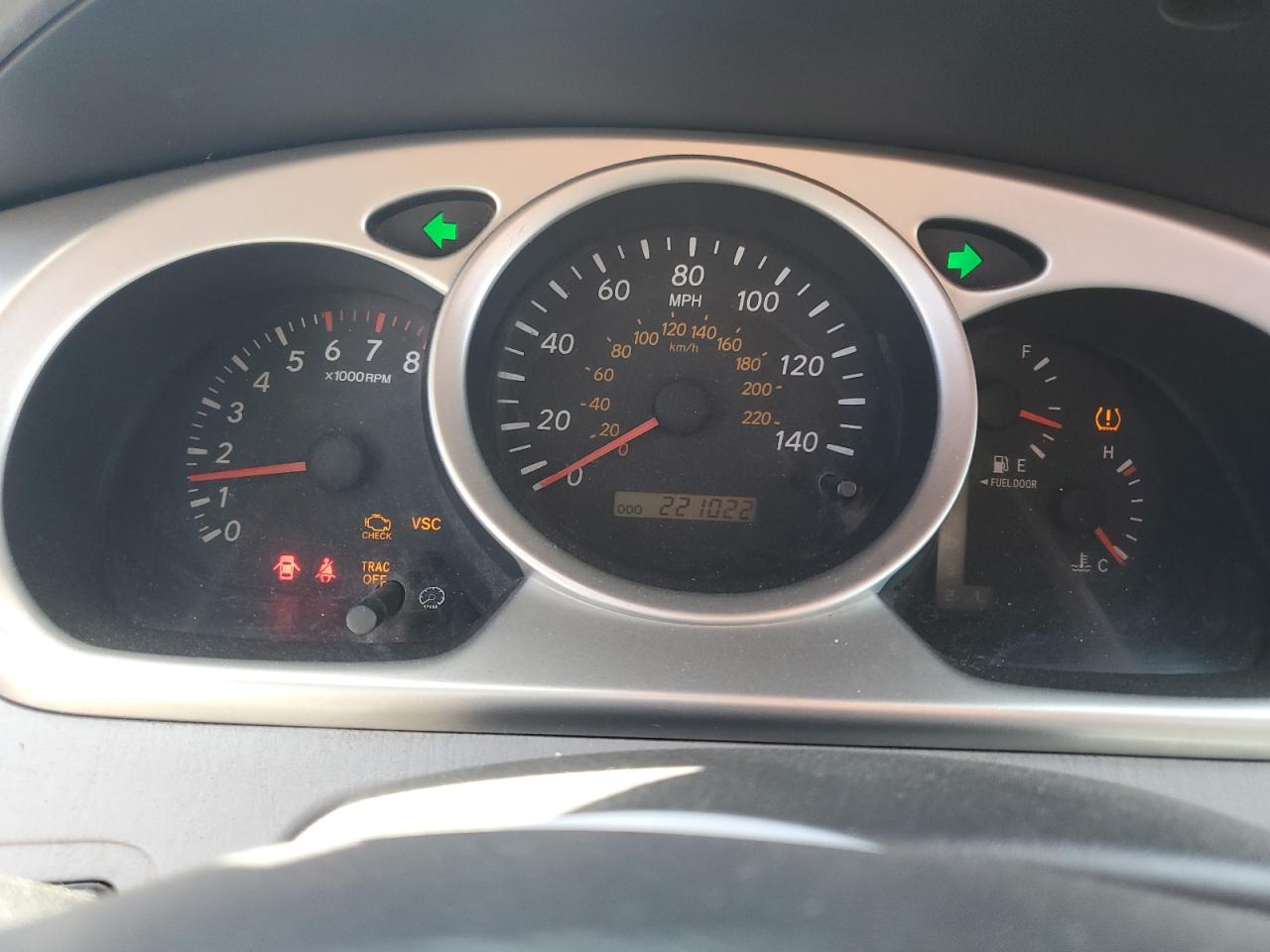 2004 Toyota Highlander Base VIN: JTEDP21AX40009709 Lot: 61552034