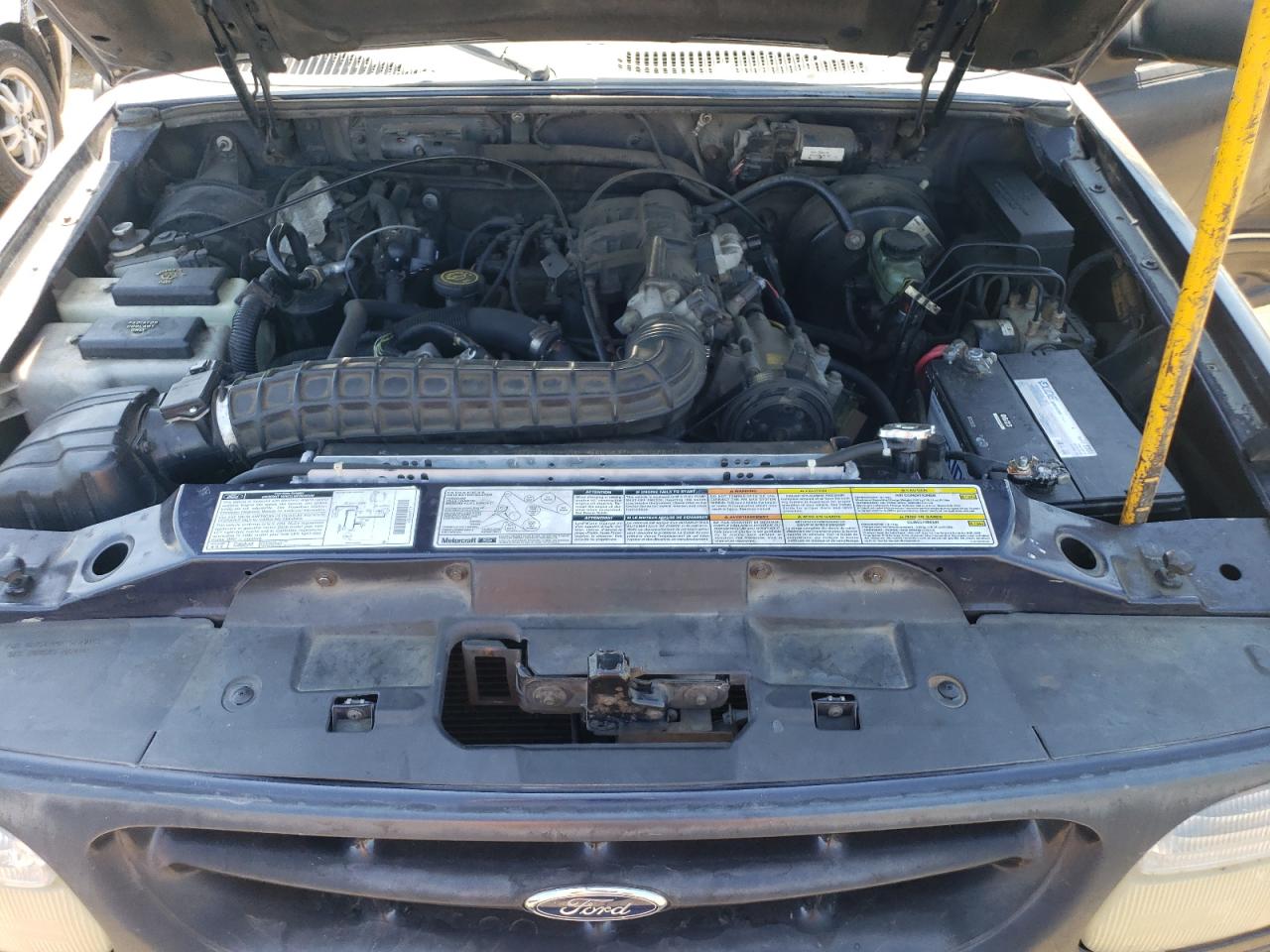 2000 Ford Explorer Xls VIN: 1FMZU62X2YZB57301 Lot: 63920834