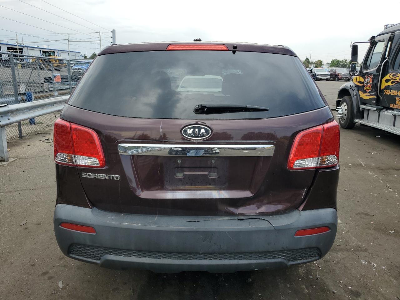 2011 Kia Sorento Base VIN: 5XYKTCA12BG075028 Lot: 62936004