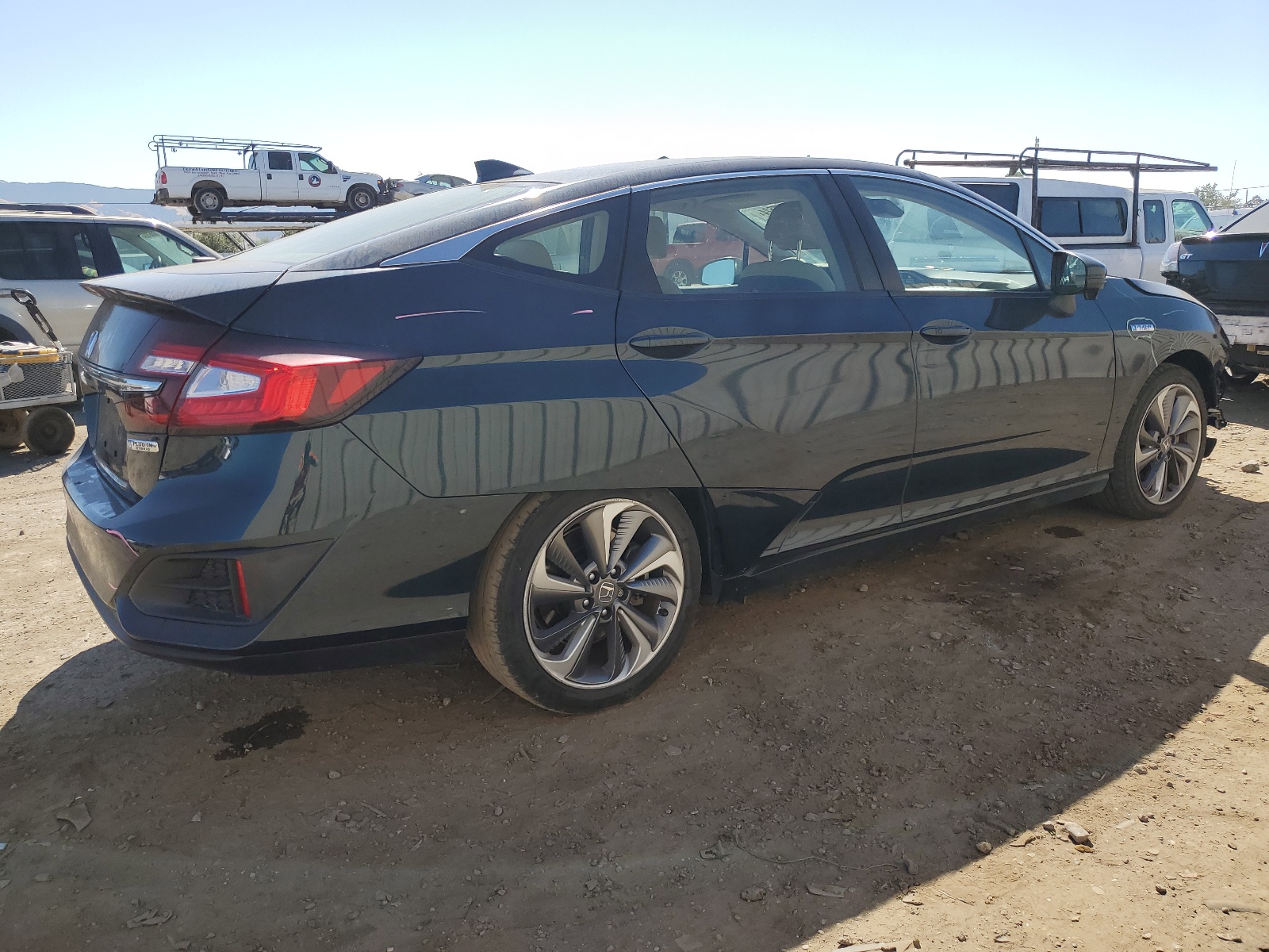 2018 Honda Clarity vin: JHMZC5F1XJC018094