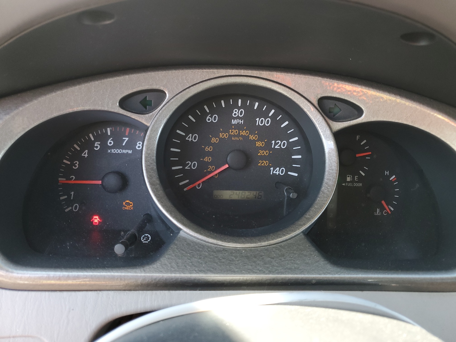 JTEGF21A720071243 2002 Toyota Highlander Limited