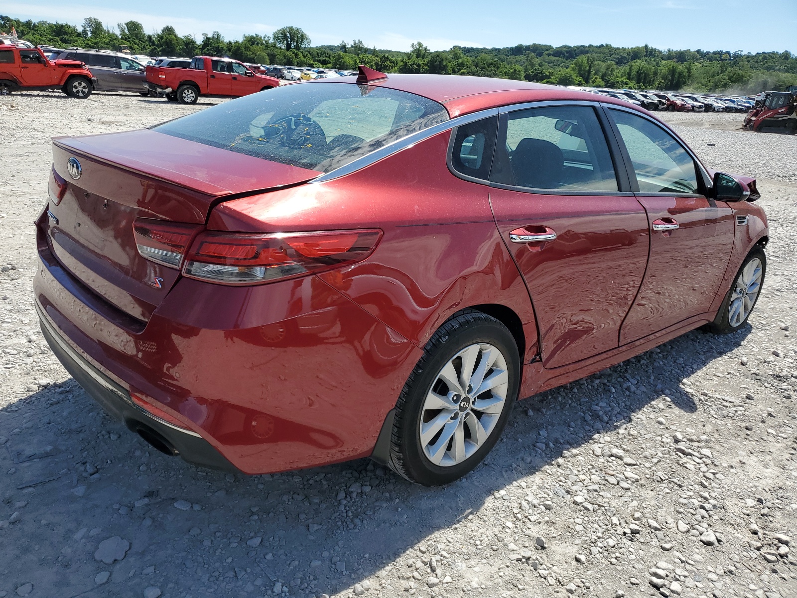 2018 Kia Optima Lx vin: 5XXGT4L34JG214914