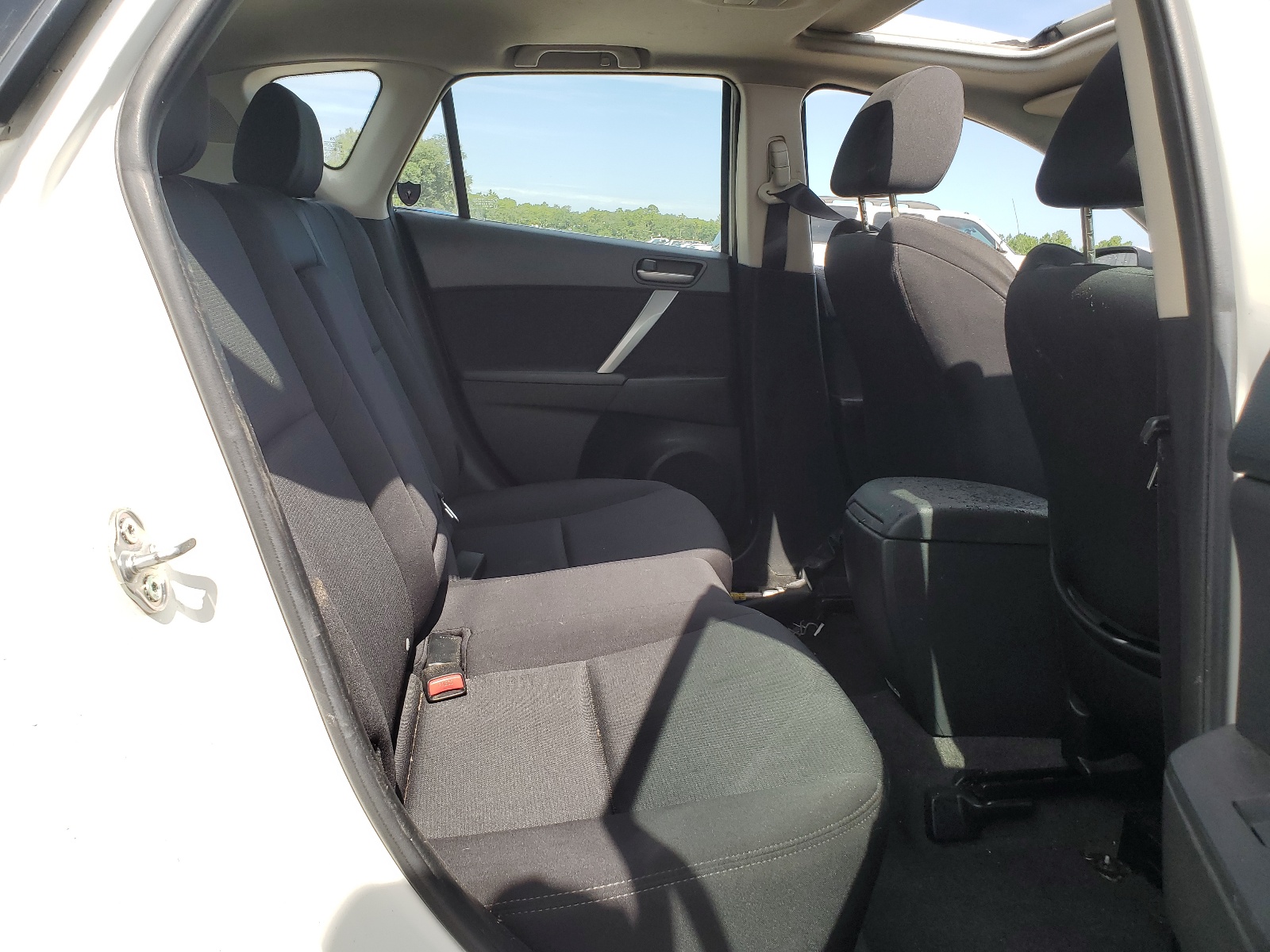 JM1BL1K57B1373354 2011 Mazda 3 S