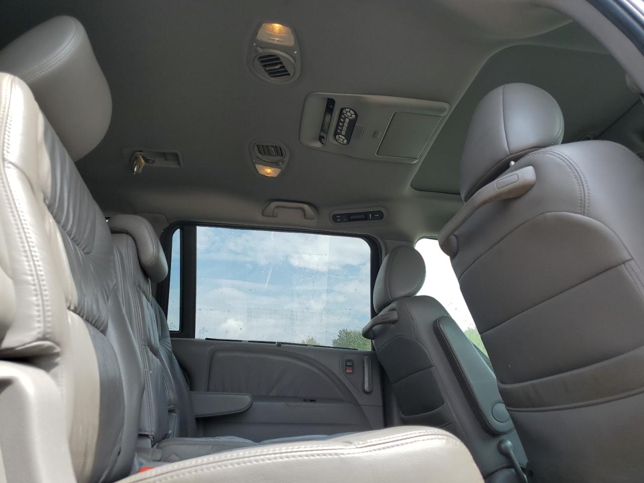 2010 Honda Odyssey Touring VIN: 5FNRL3H98AB107416 Lot: 63901404