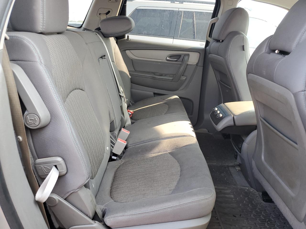 2015 Chevrolet Traverse Ls VIN: 1GNKRFKD6FJ374527 Lot: 62885574