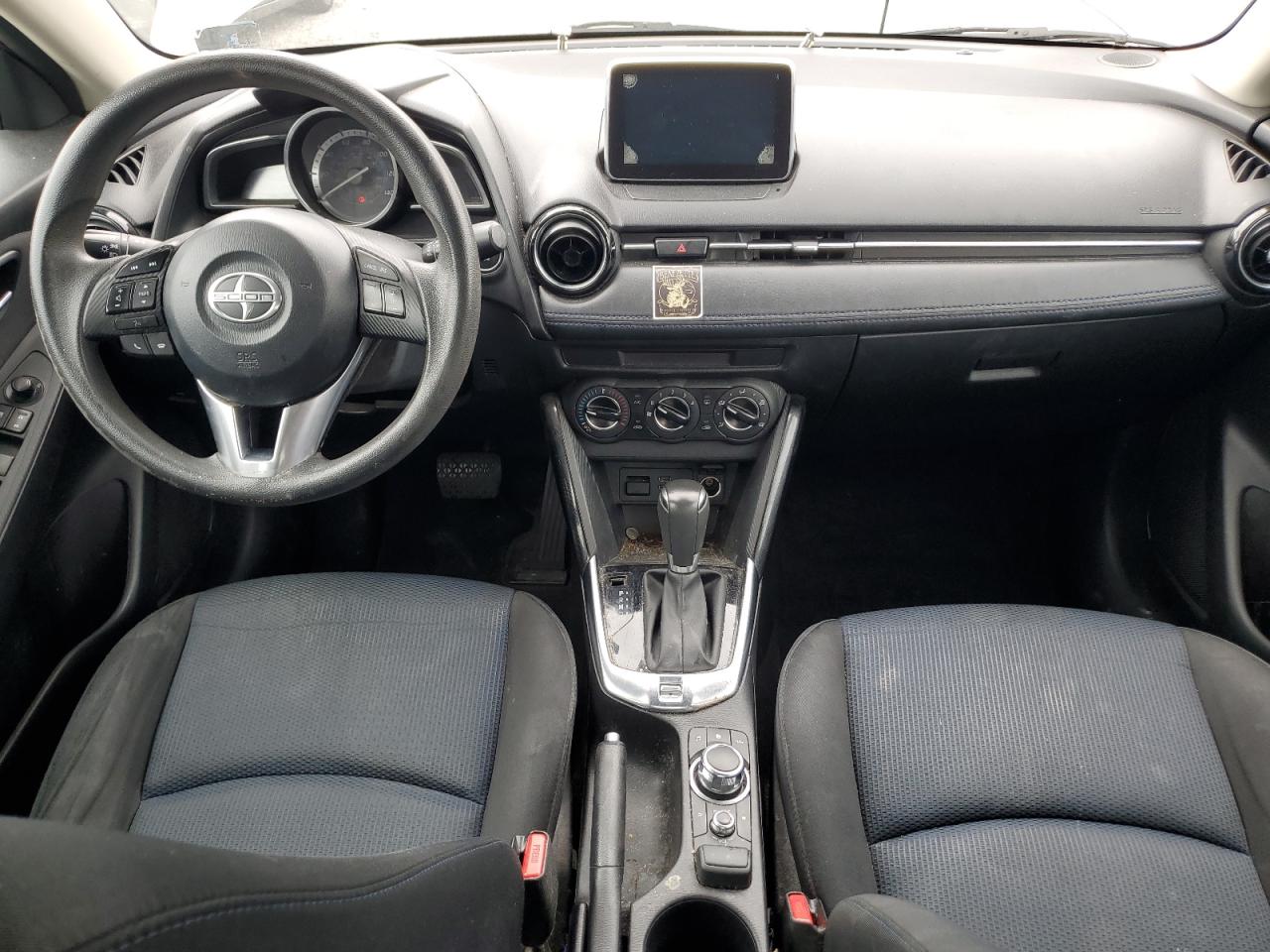 3MYDLBZV4GY133929 2016 Toyota Scion Ia