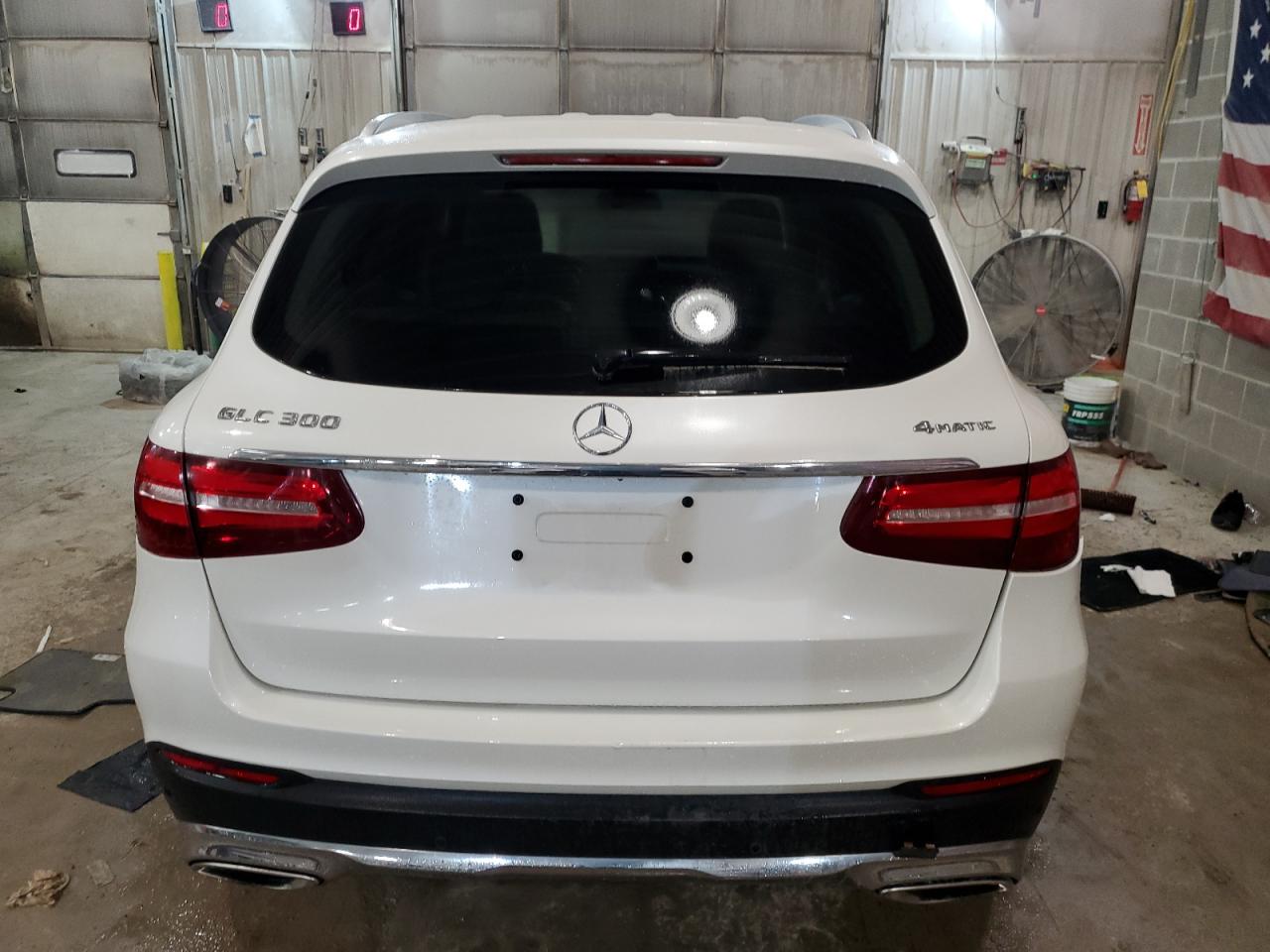 WDC0G4KBXJV061596 2018 Mercedes-Benz Glc 300 4Matic