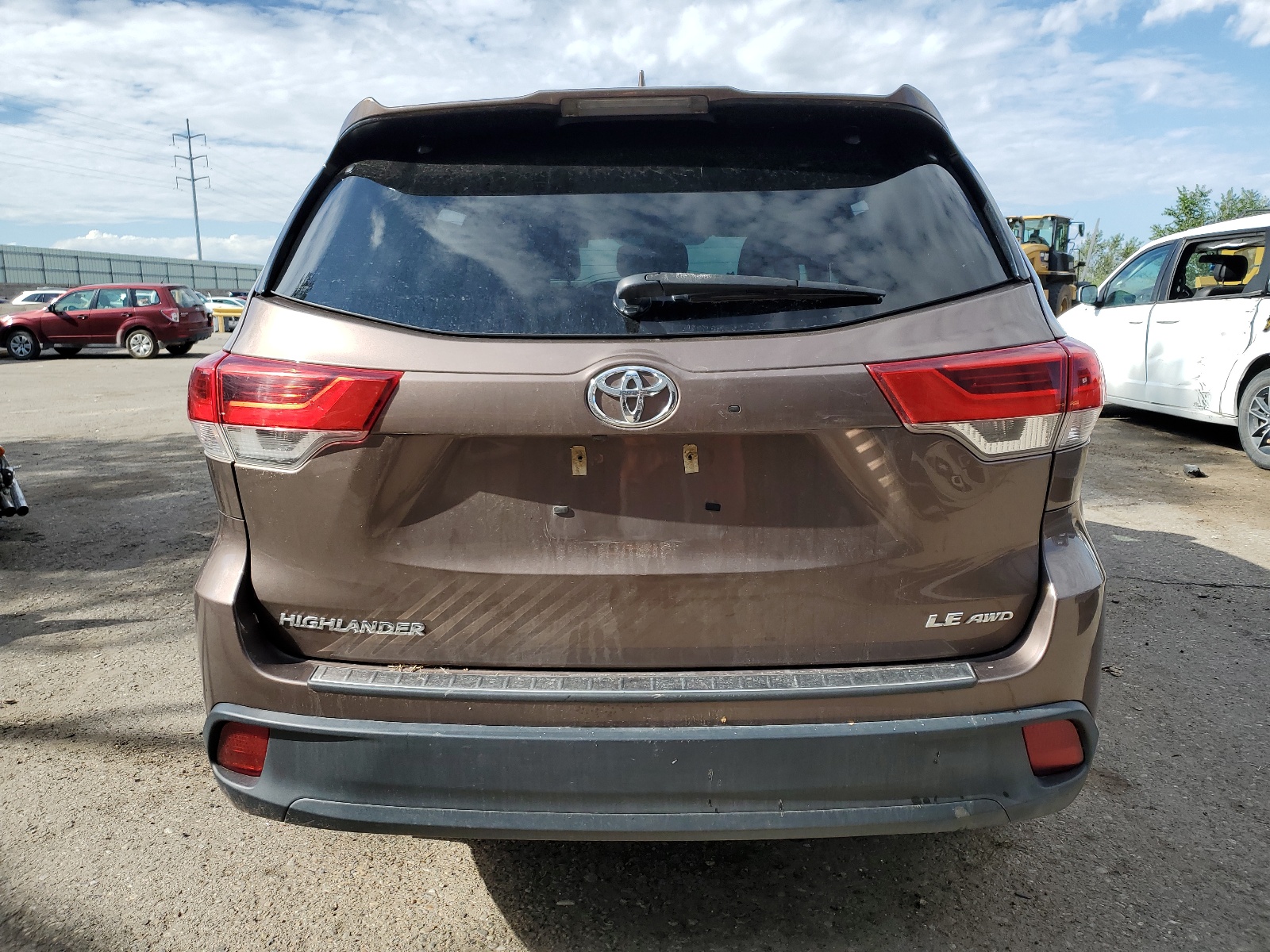 5TDBZRFHXHS405324 2017 Toyota Highlander Le