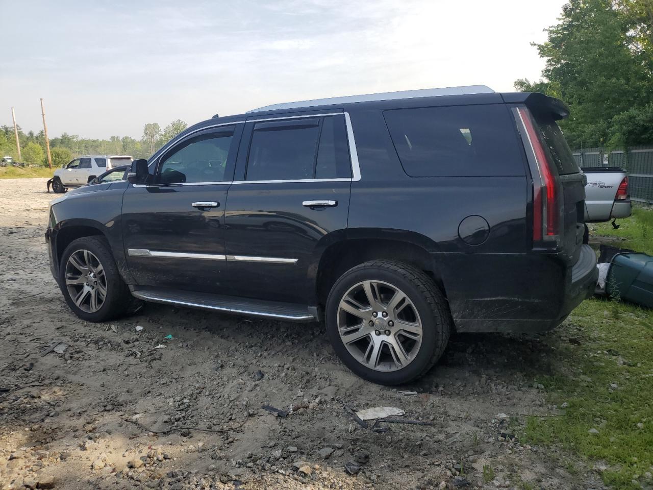 VIN 1GYS4BKJ2HR153933 2017 CADILLAC ESCALADE no.2