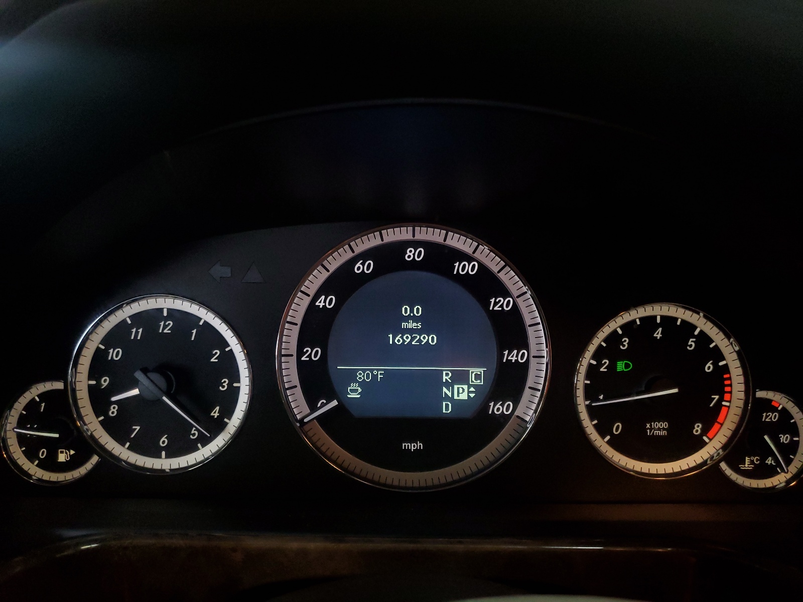 WDDHF8HBXAA146025 2010 Mercedes-Benz E 350 4Matic