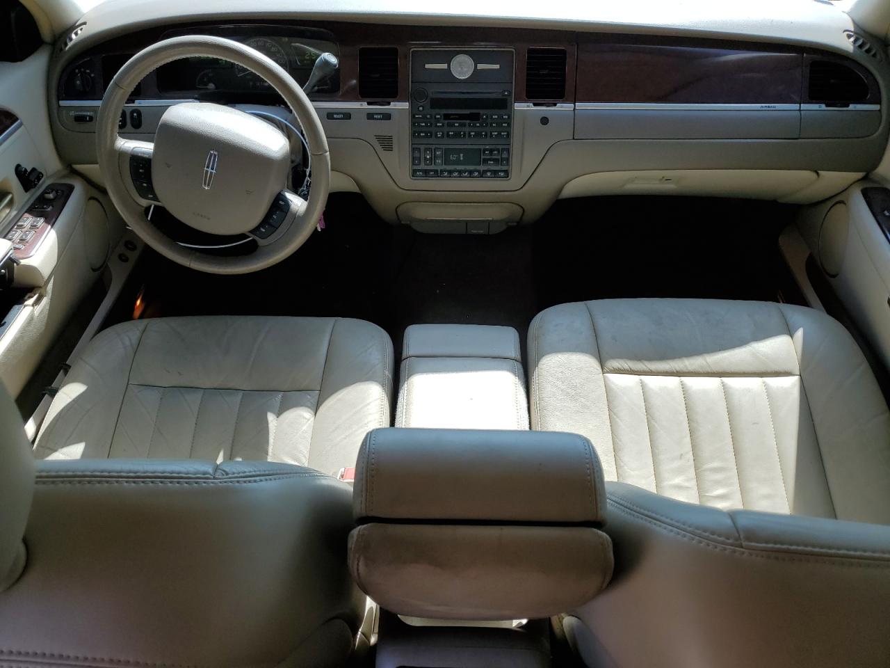 2005 Lincoln Town Car Signature VIN: 1LNHM81W45Y613168 Lot: 64187024