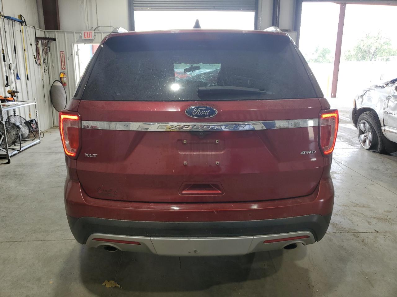 1FM5K8D84HGC54694 2017 Ford Explorer Xlt