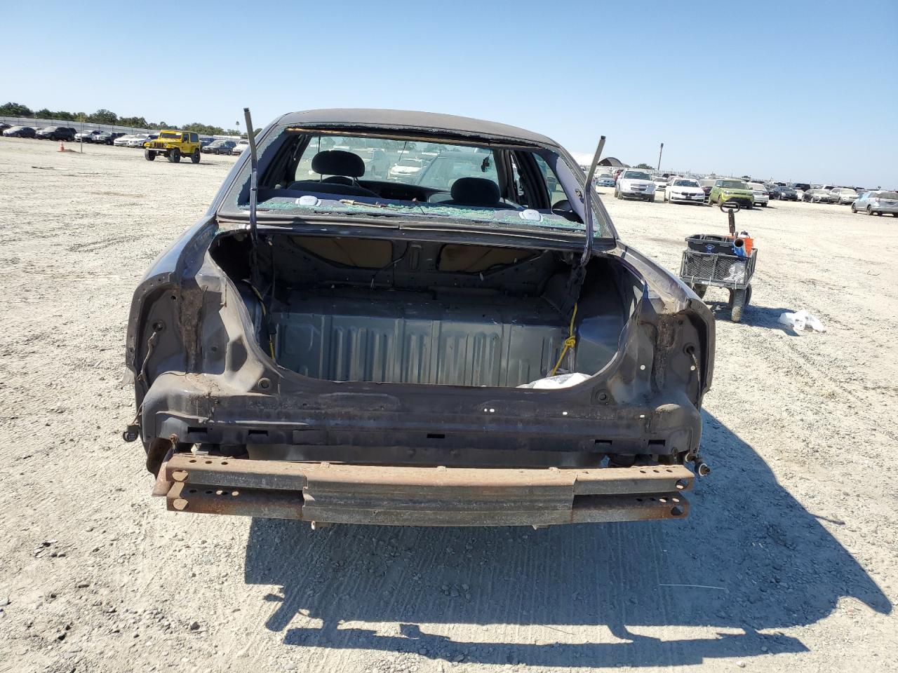 2000 Ford Crown Victoria Police Interceptor VIN: 2FAFP71W2YX194907 Lot: 61852294