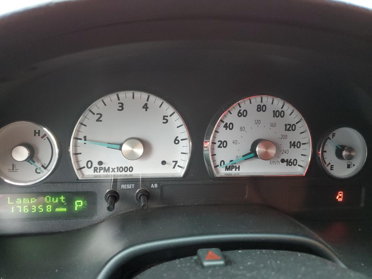 2005 Ford Thunderbird VIN: 1FAHP60A75Y105594 Lot: 60454164