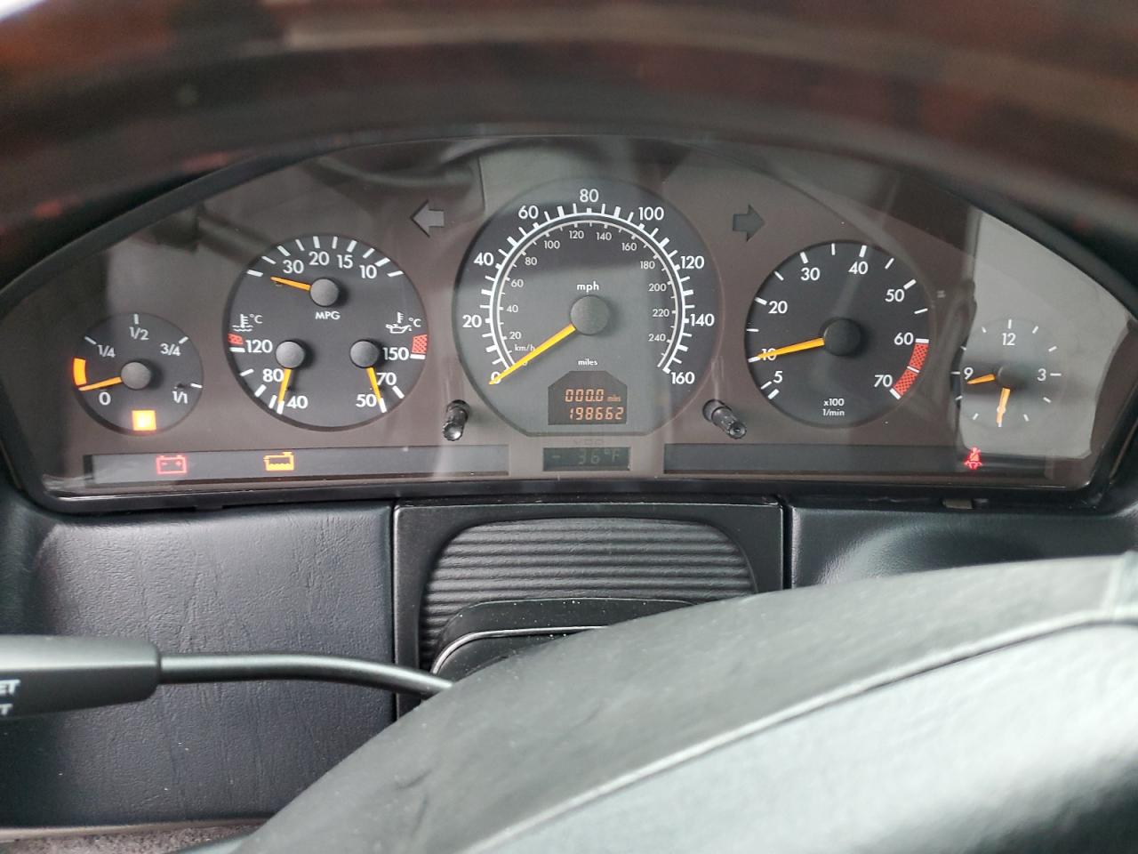 1998 Mercedes-Benz S 500 VIN: WDBGA51G3WA390887 Lot: 62880754