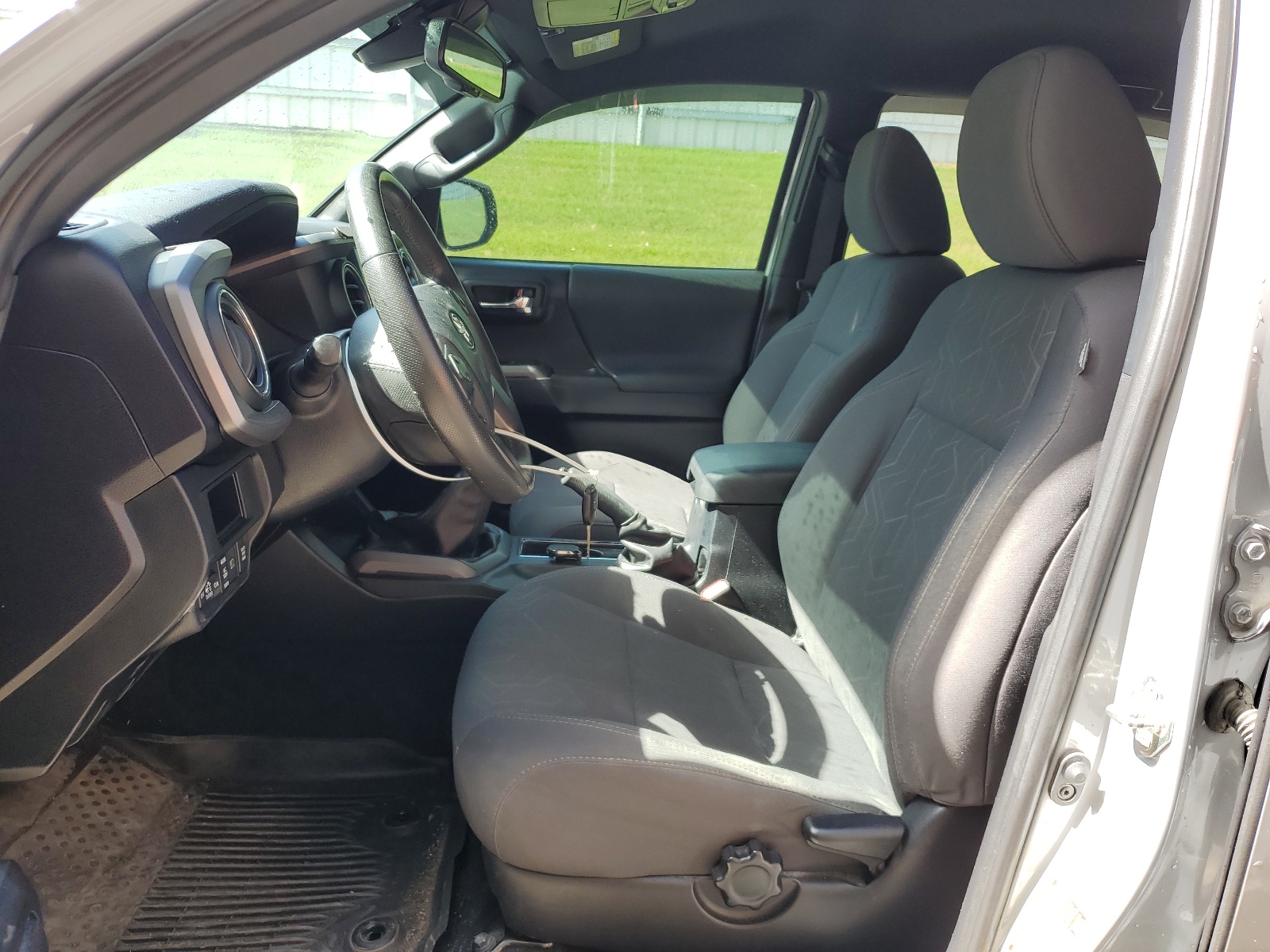 5TFCZ5AN2KX172180 2019 Toyota Tacoma Double Cab