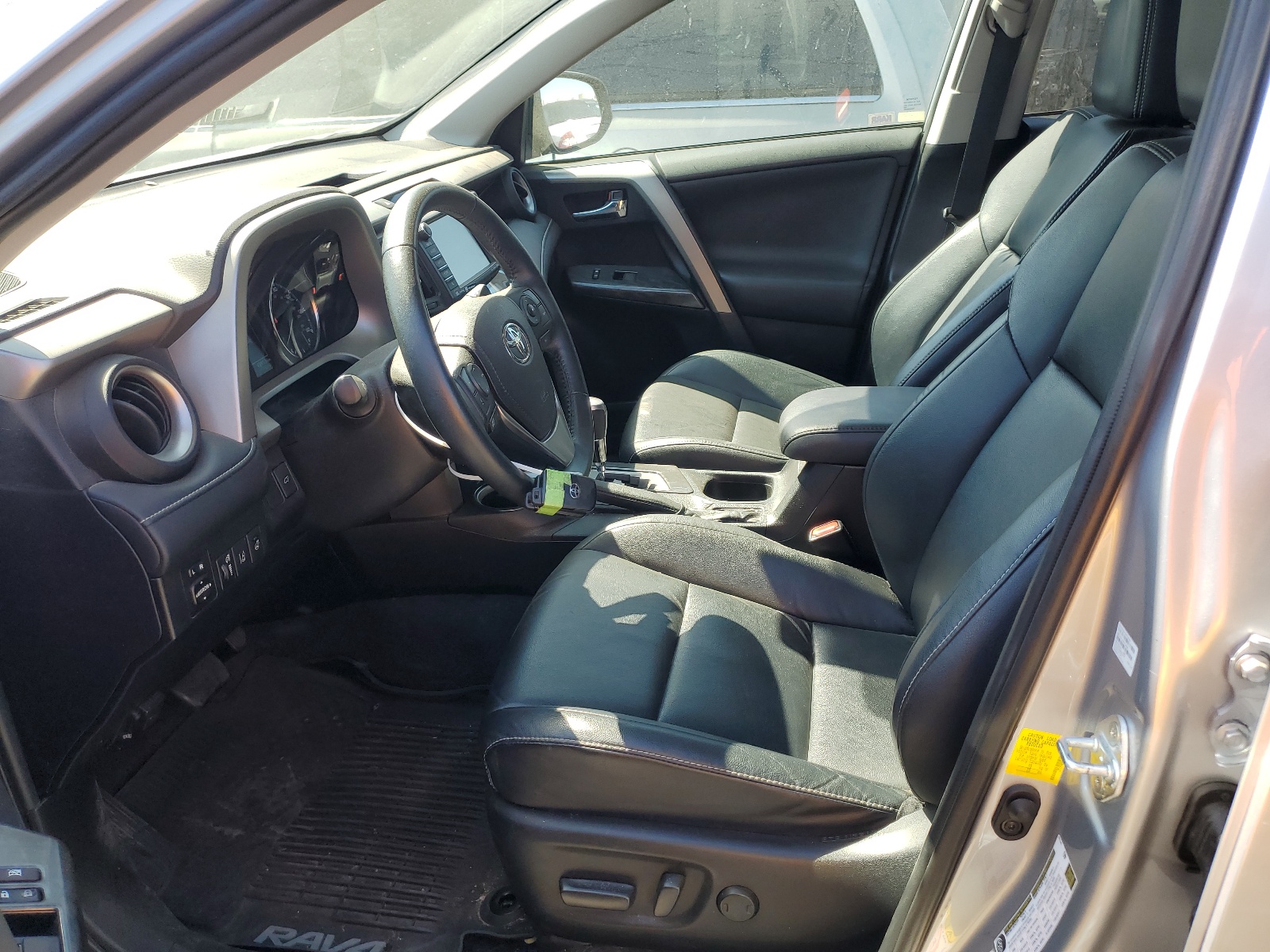 2T3YFREV0HW324924 2017 Toyota Rav4 Limited