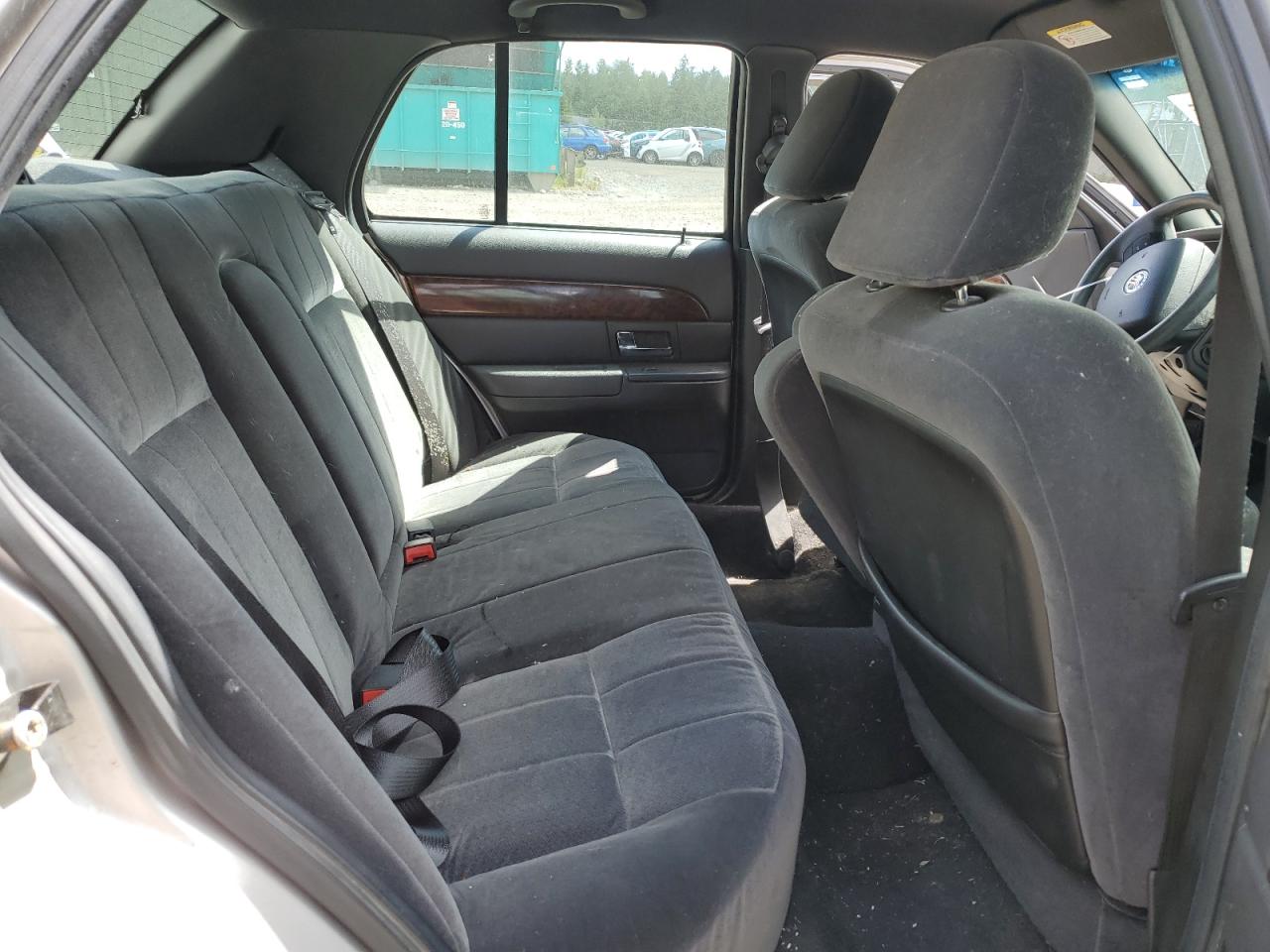 2005 Mercury Grand Marquis Gs VIN: 2MEFM74WX5X608931 Lot: 60618264