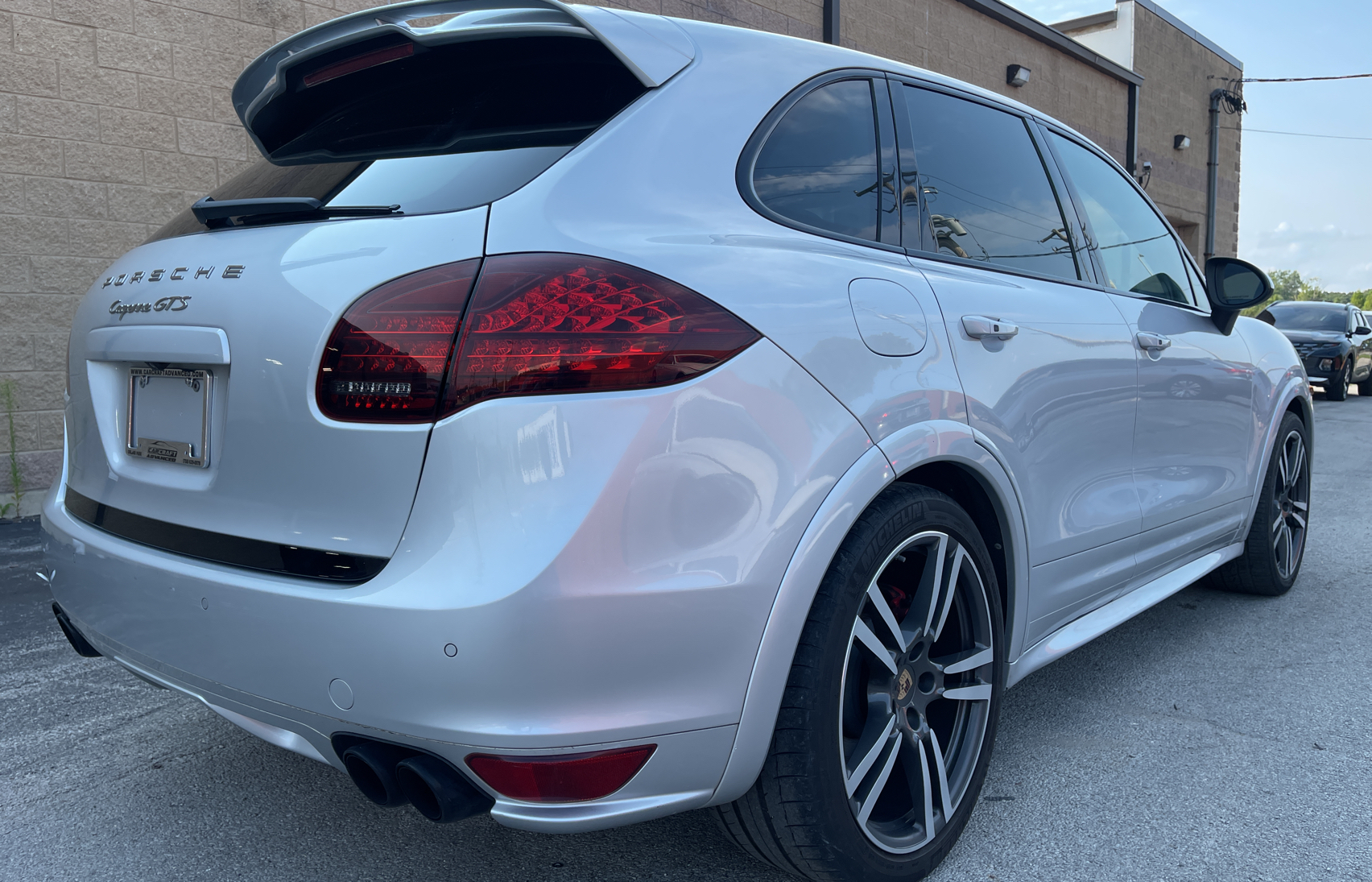 2013 Porsche Cayenne Gts vin: WP1AD2A23DLA73063