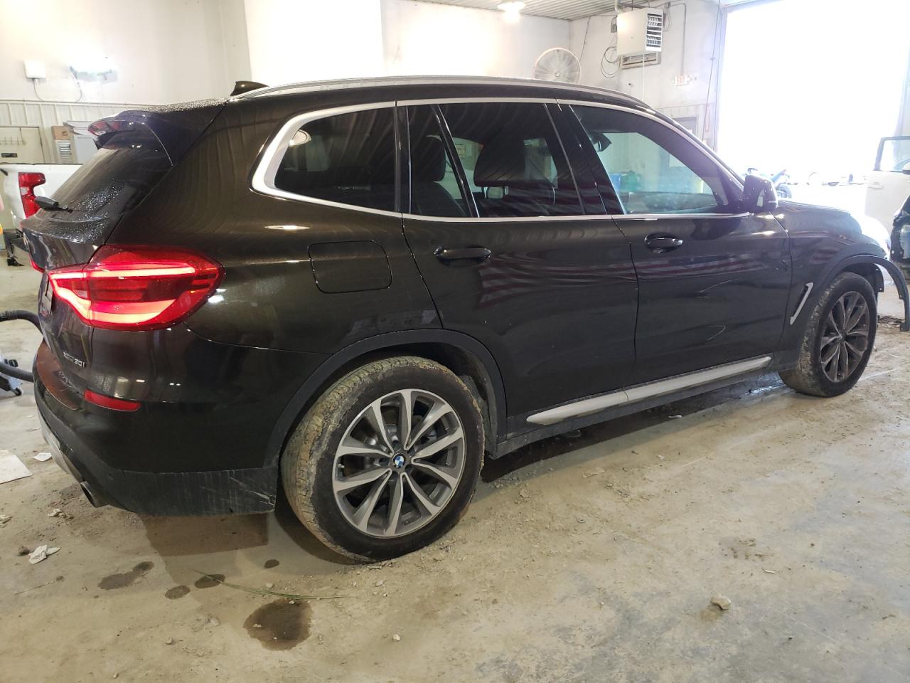 VIN 5UXTR9C50JLD68906 2018 BMW X3 no.3