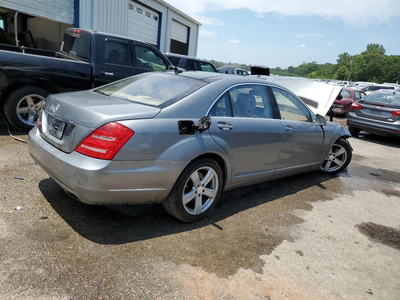 2011 Mercedes-Benz S 550 4Matic VIN: WDDNG8GB7BA366077 Lot: 62792554