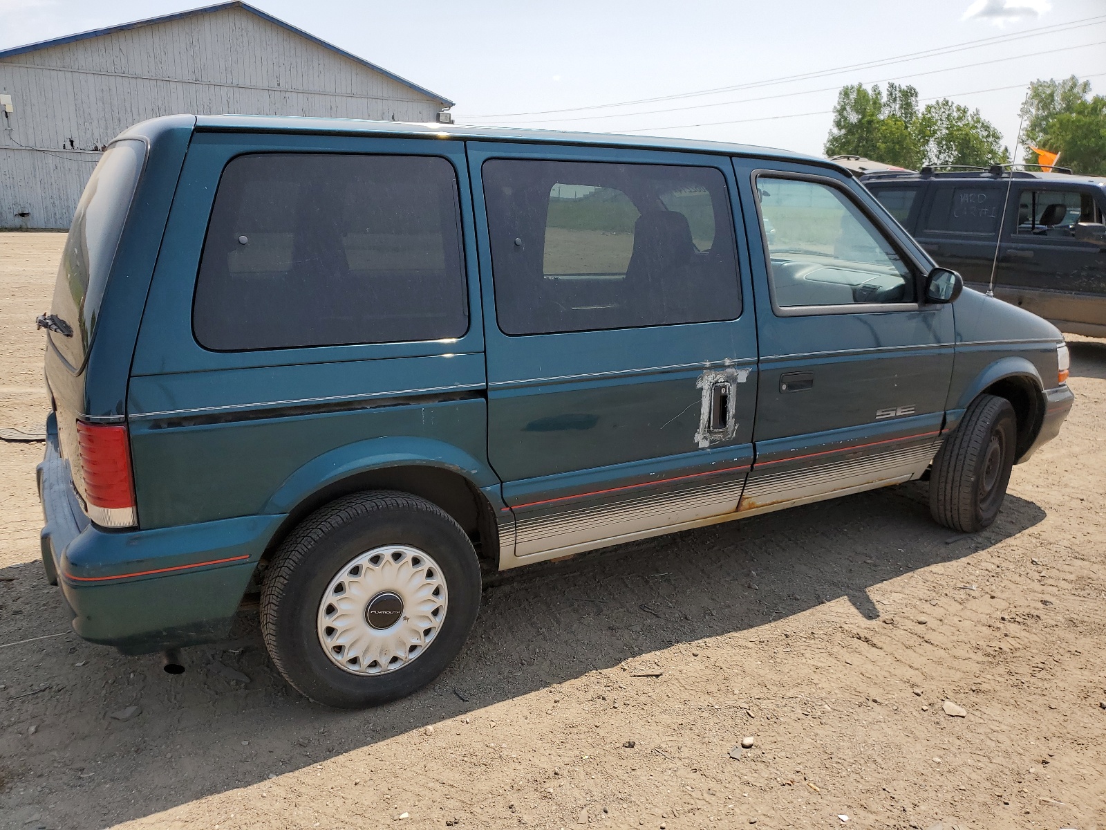 2P4GH2531RR777534 1994 Plymouth Voyager