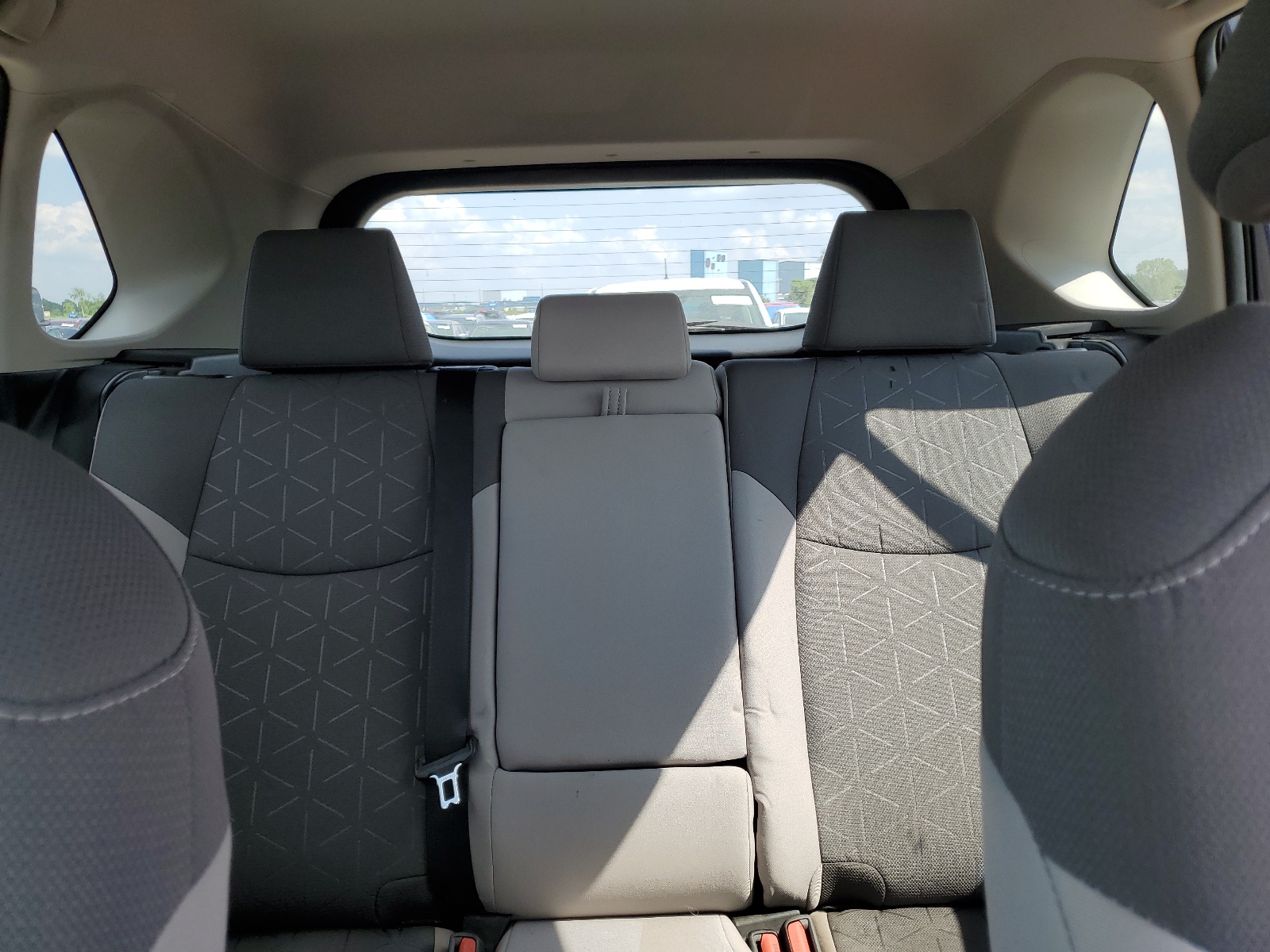 2T3P1RFV3MW204943 2021 Toyota Rav4 Xle