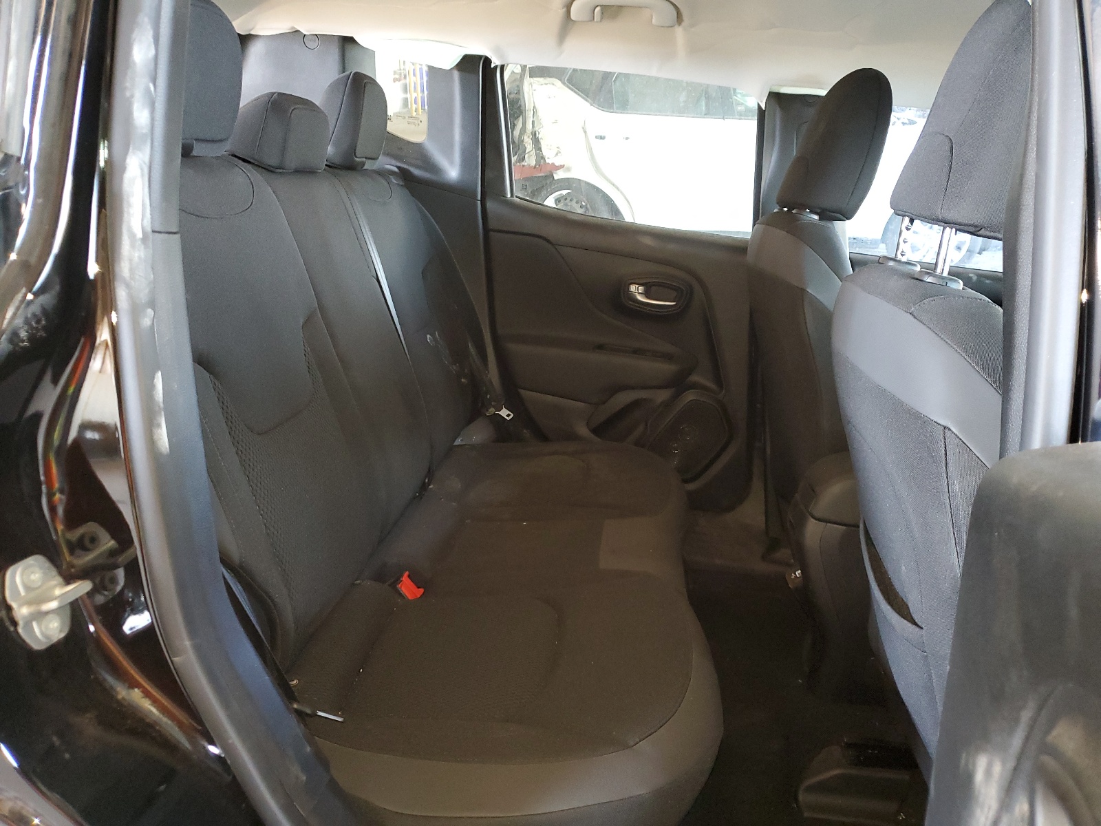 ZACNJABBXKPK87753 2019 Jeep Renegade Latitude