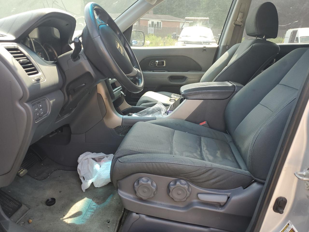 2006 Honda Pilot Lx VIN: 5FNYF18156B023627 Lot: 64839494