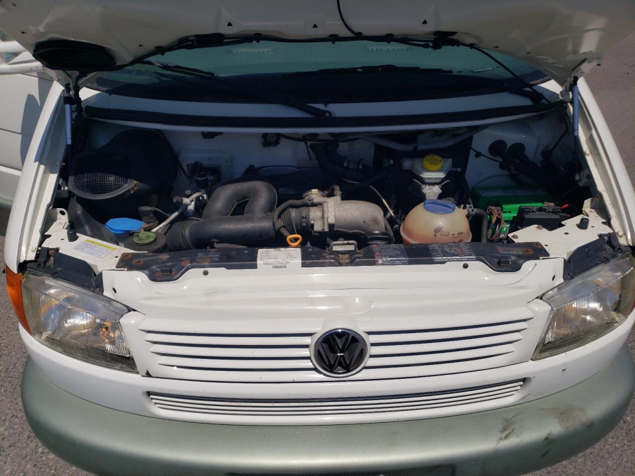 2001 Volkswagen Eurovan VIN: WV3AB470X1H125888 Lot: 63063094