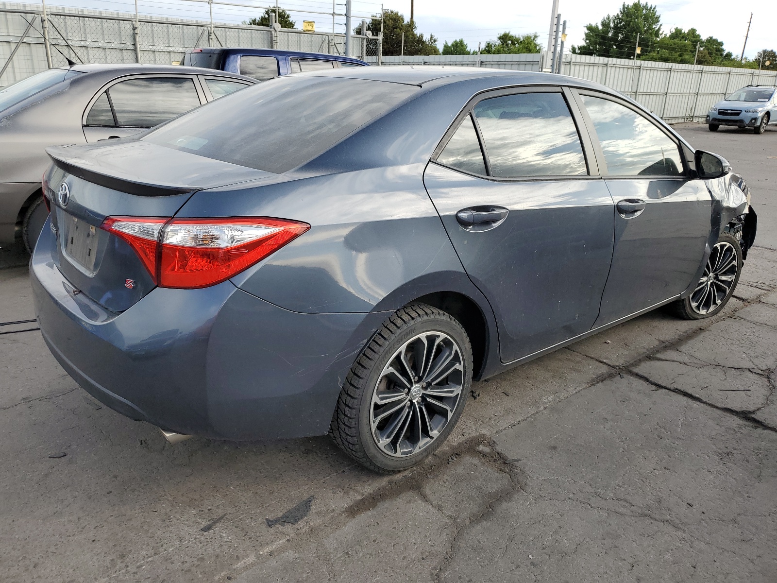 2015 Toyota Corolla L vin: 5YFBURHE1FP226774