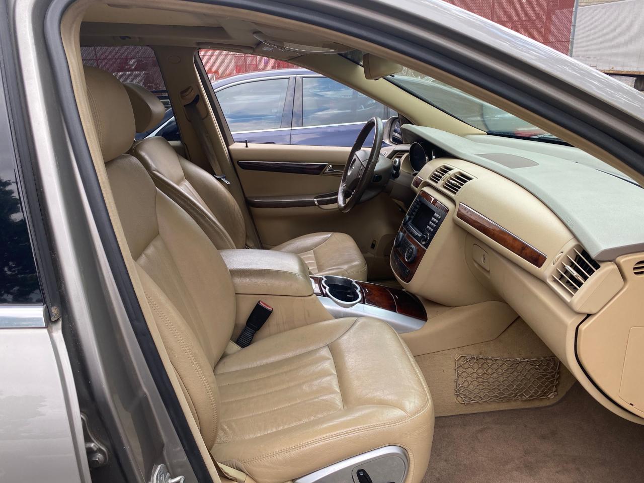 2006 Mercedes-Benz R 350 VIN: 4JGCB65E36A027531 Lot: 65745944