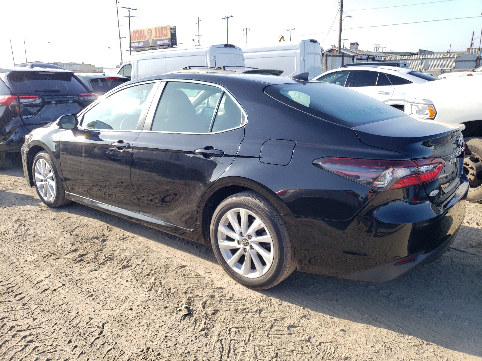 2022 Toyota Camry Le vin: 4T1C11AK7NU656420