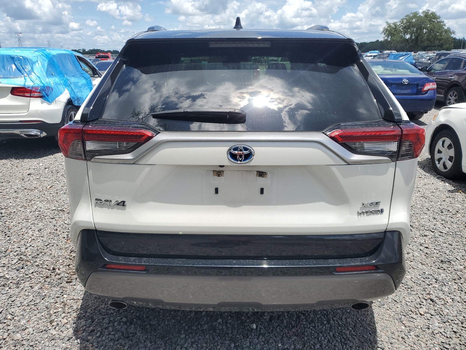 JTMEWRFV1KJ017088 2019 Toyota Rav4 Xse