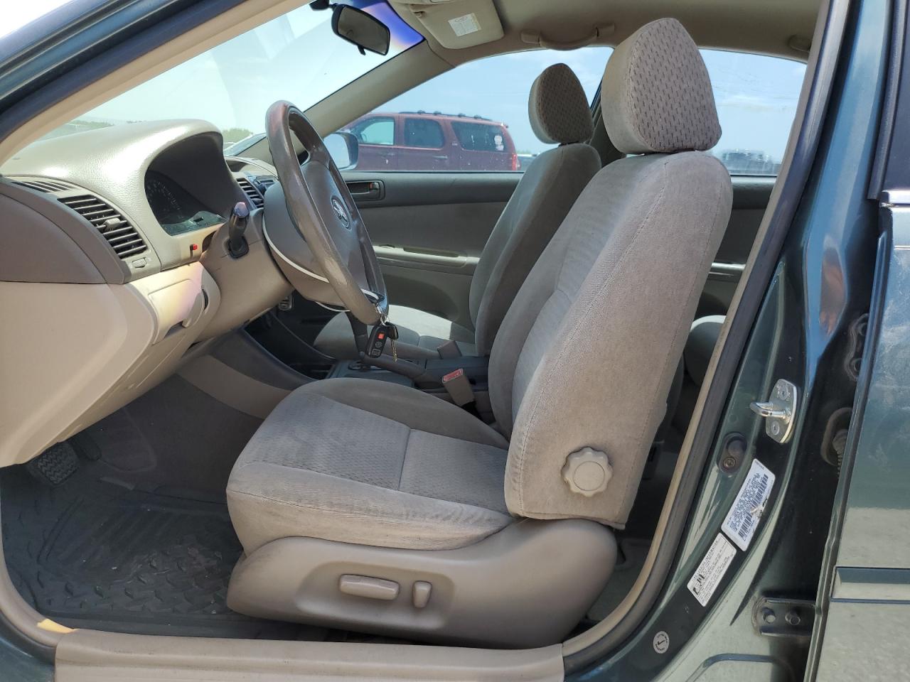 2003 Toyota Camry Le VIN: 4T1BE32K83U681074 Lot: 65418444