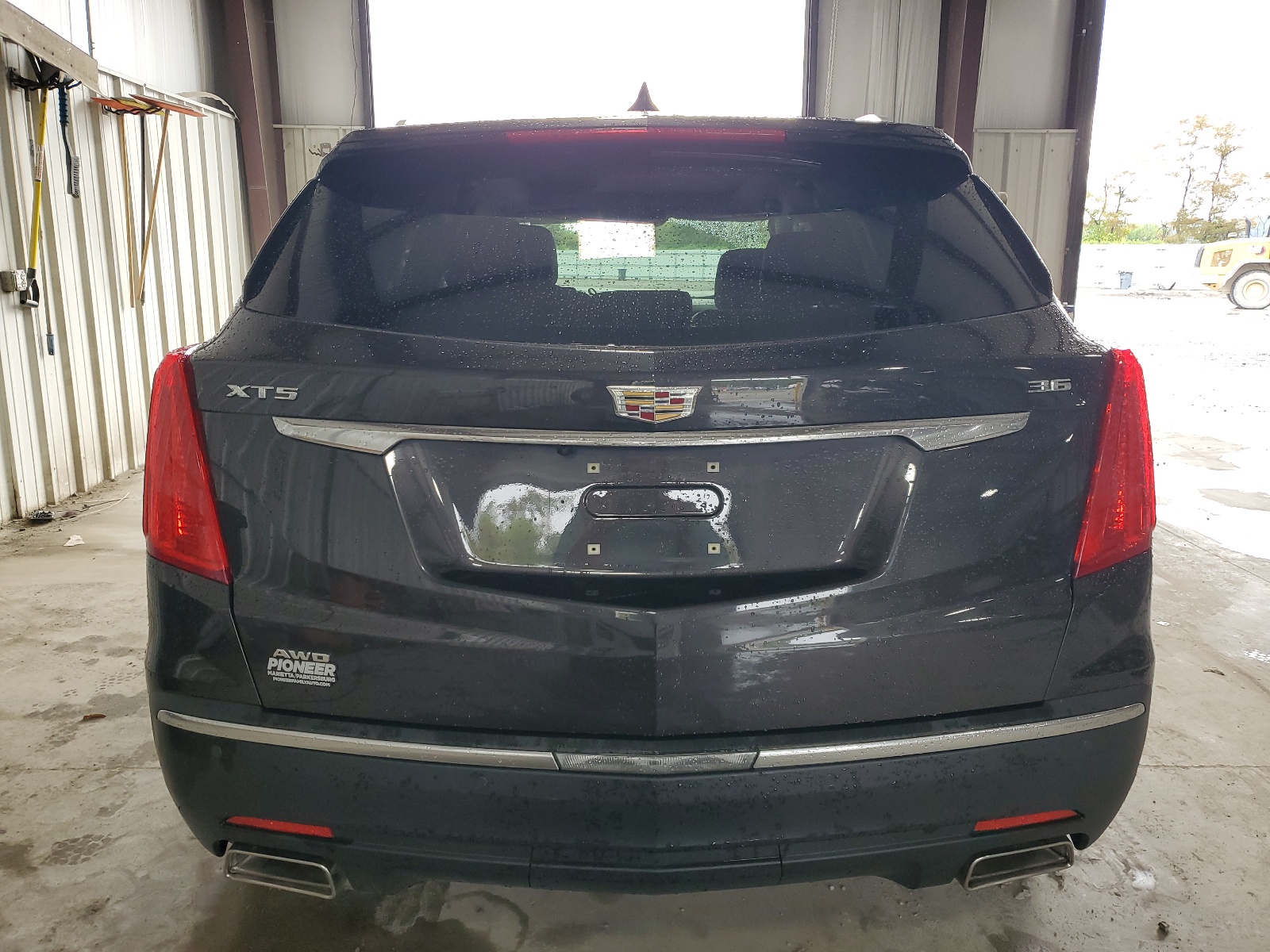 1GYKNDRSXHZ209821 2017 Cadillac Xt5 Luxury