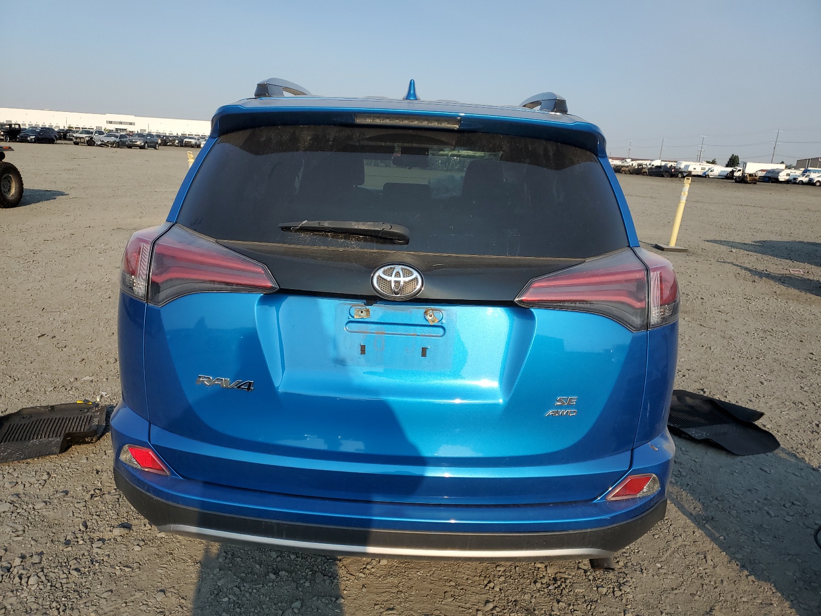 2T3JFREV3HW599639 2017 Toyota Rav4 Se