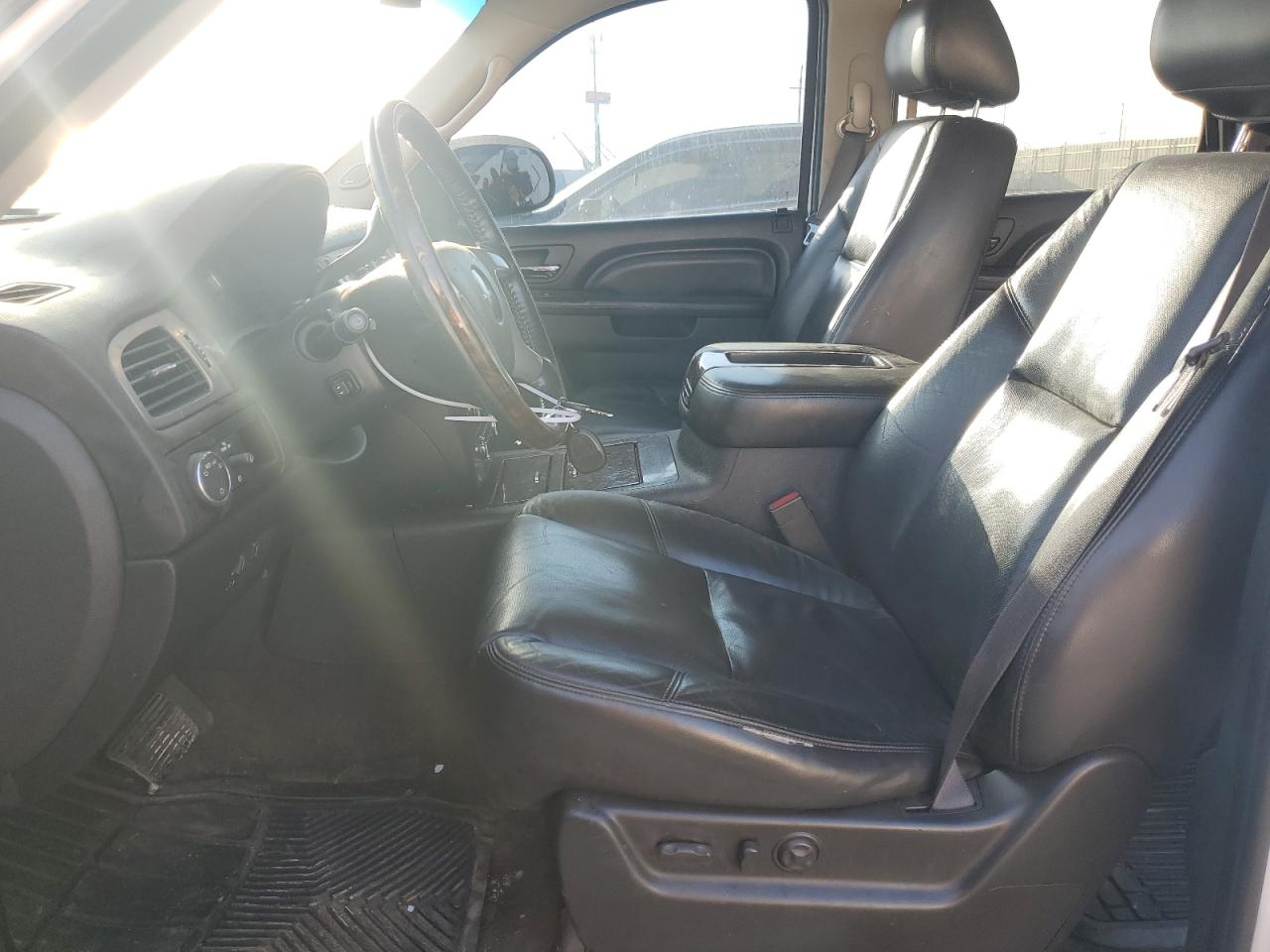 2011 GMC Yukon Denali VIN: 1GKS2EEF3BR196550 Lot: 63439104