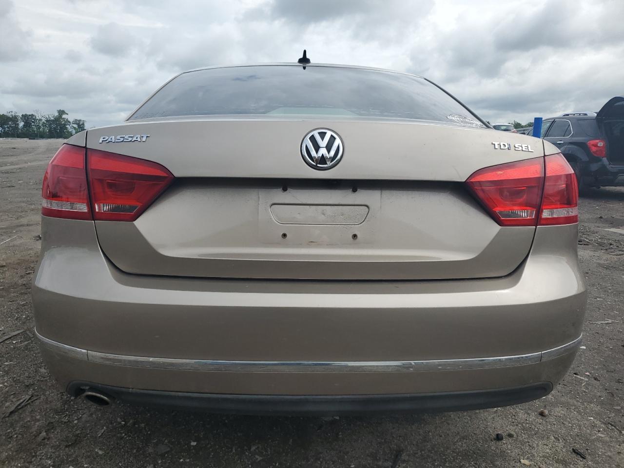 1VWCV7A33FC011594 2015 Volkswagen Passat Sel